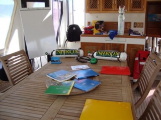 Preparation plongee sur le bateau